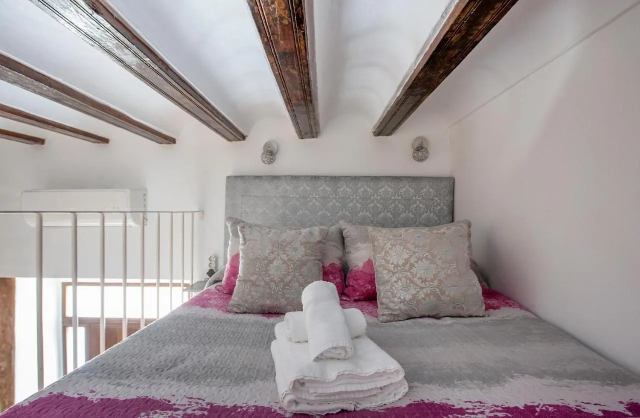 Santa Clara Chic Apartment Sewilla